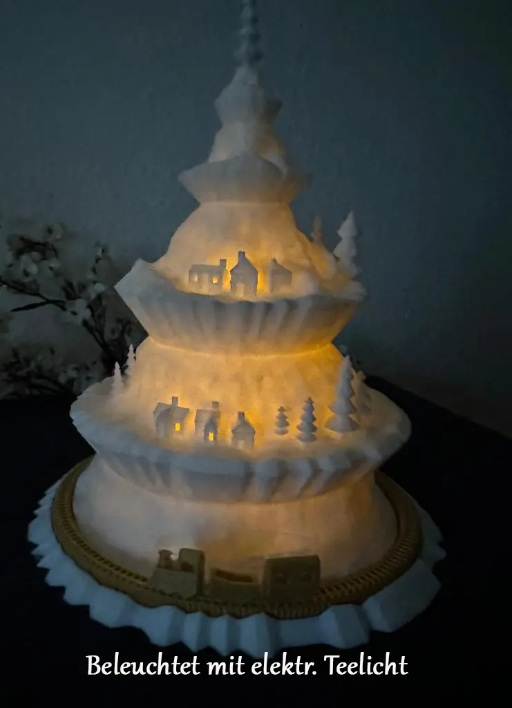 Weihnachtsbaum mit Zug – stilvolle Winterdeko – Bild 7