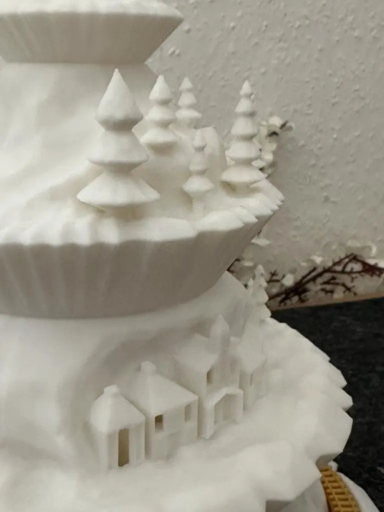 Weihnachtsbaum mit Zug – stilvolle Winterdeko – Bild 6