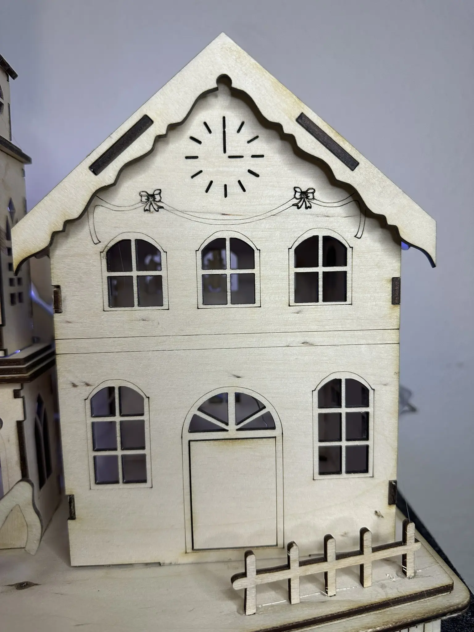 Schlittenfahrt im Weihnachtsdorf – seitliche Ansicht