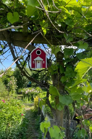 Vogelhaus/Nistkasten Schwedenhaus im Garten