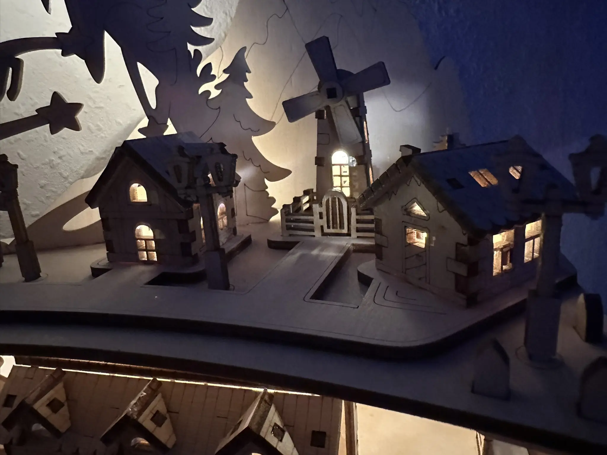 Weihnachtsdorf Winterstadt mit Lokomotive – LED-Draht mit Timerfunktion