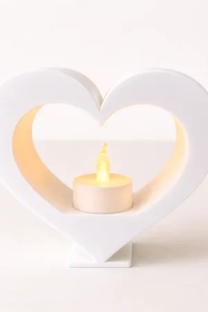 Herzförmiger Kerzenhalter für LED-Teelicht,
